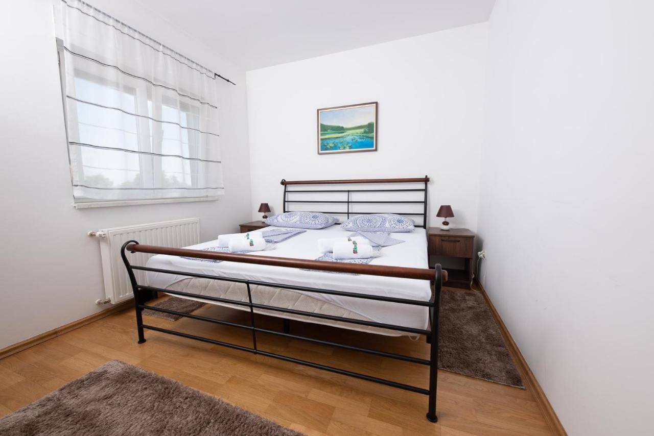 Apartmani Spoljar Zupanja Exterior photo