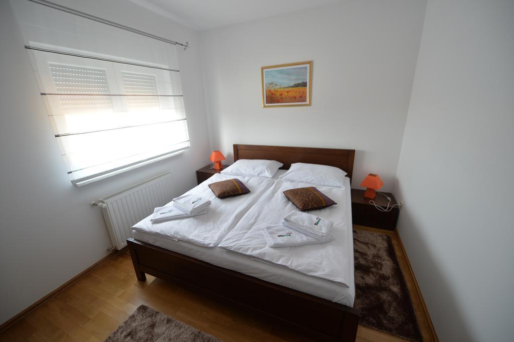 Apartmani Spoljar Zupanja Exterior photo
